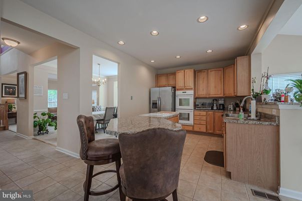 Chandelier, Dining room, Interior, Kitchen, Recessed Lighting, Stainless Steel Appliances