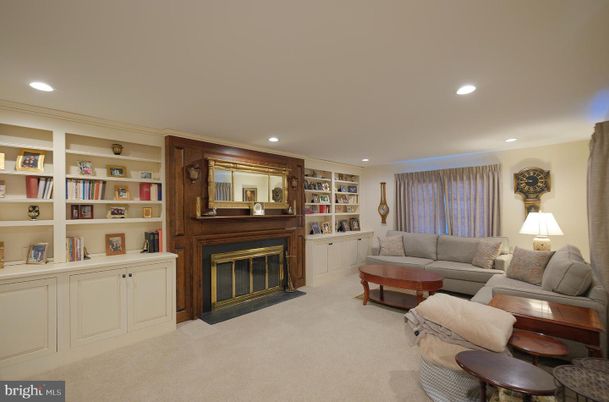 Fireplace, Interior, Living room, Recessed Lighting