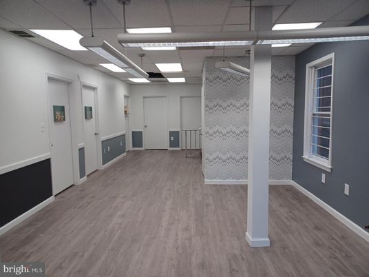Empty room, Interior, Pendant Lights, Wood Texture Flooring