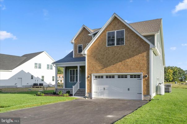 Attached, Exterior, Facade, Brick Traditional