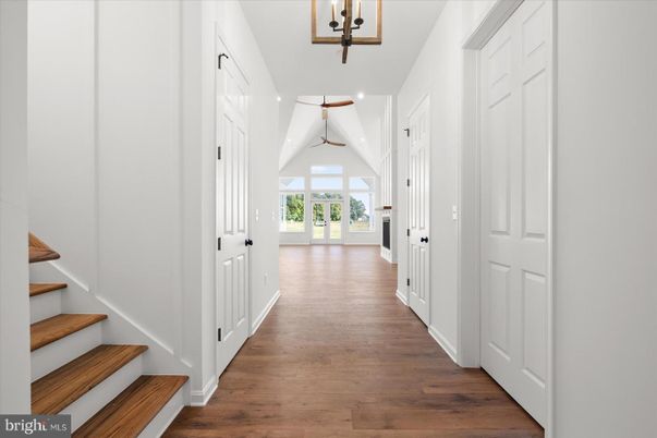 Interior, Pendant Lights, Wood Texture Flooring