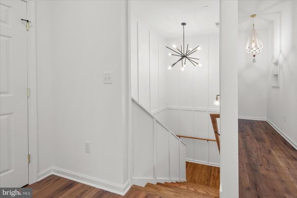 Interior, Pendant Lights, Wood Texture Flooring