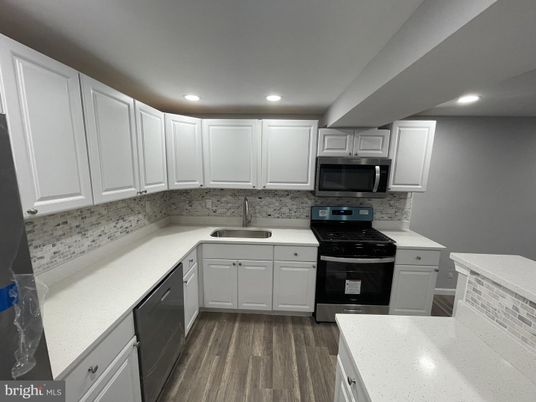 Interior, Kitchen, Recessed Lighting, Wood Texture Flooring