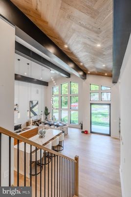Interior, Pendant Lights, Recessed Lighting, Wooden Beams, Wooden Ceilings, Wood Texture Flooring