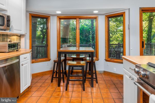 Dining room, Interior, Kitchen, Recessed Lighting, Stainless Steel Appliances