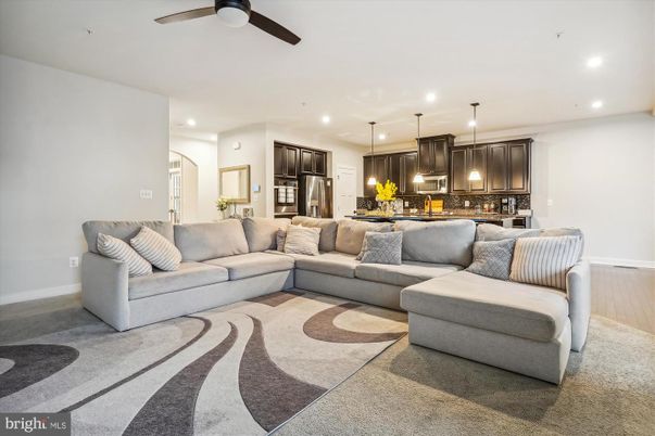 Interior, Kitchen, Living room, Pendant Lights, Recessed Lighting, Stainless Steel Appliances
