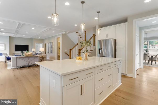 Dining room, Interior, Kitchen, Living room, Pendant Lights, Recessed Lighting, Stainless Steel Appliances, Wood Texture Flooring
