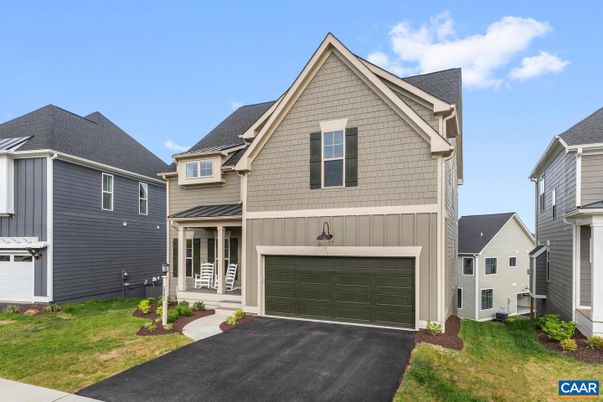 Attached, Exterior, Facade, Farmhouse