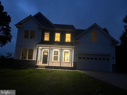 Attached, Exterior, Facade, Farmhouse