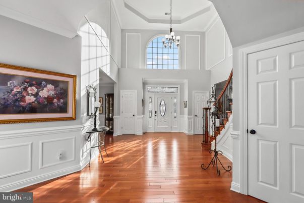 Chandelier, Interior, Wood Texture Flooring