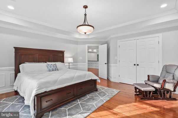 Bedroom, Interior, Pendant Lights, Recessed Lighting, Wood Texture Flooring