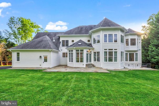 Backyard, Exterior, Facade, Queen Anne Victorian