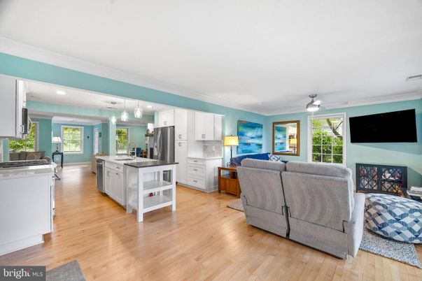 Interior, Kitchen, Living room, Pendant Lights, Recessed Lighting, Stainless Steel Appliances, Wood Texture Flooring