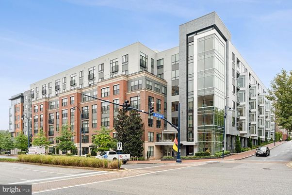 Exterior, Facade, Condo Building