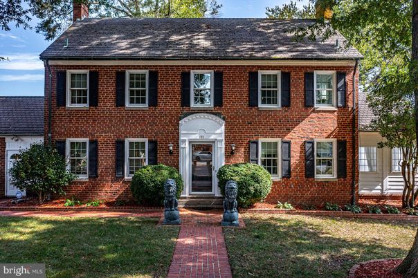 Exterior, Facade, Brick Facade, Georgian
