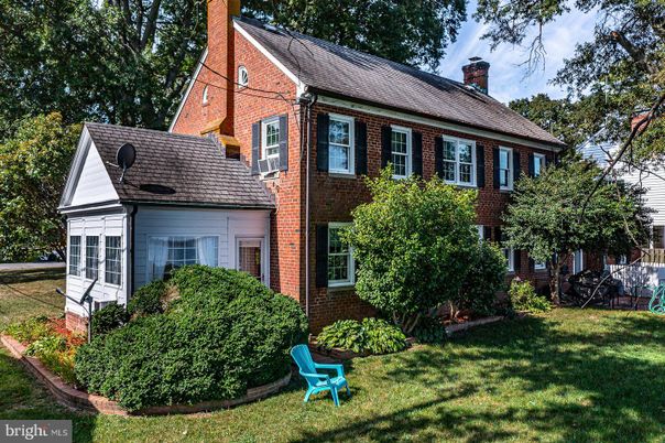Exterior, Facade, Brick Facade, Cape Cod