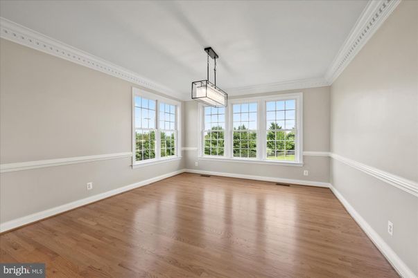 Empty room, Interior, Pendant Lights, Wood Texture Flooring