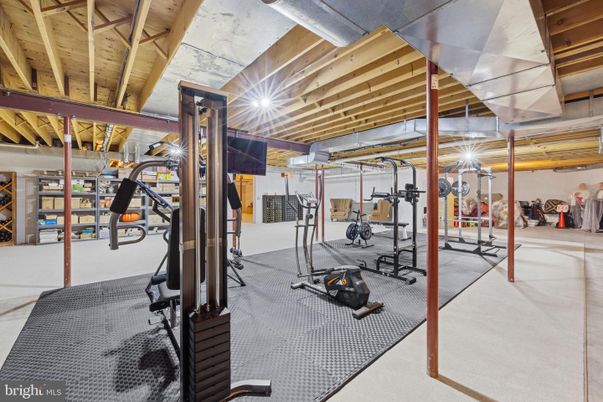 Fitness Equipment, Interior, Wooden Beams