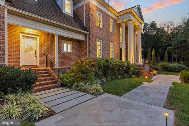 Exterior, Facade, Brick Facade, Rowhouse