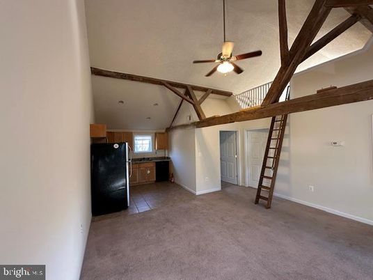 Empty room, Interior, Wooden Beams