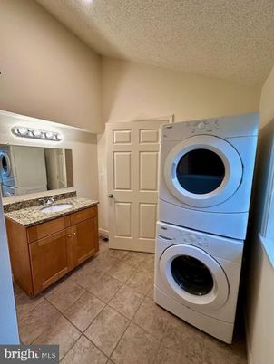 Interior, Recessed Lighting, Utility Closets, Washer