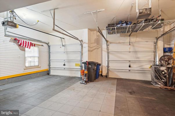 Garage, Interior