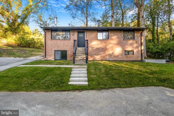 Exterior, Facade, Brick Facade, Raised Ranch