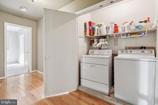 Interior, Utility Closets, Washer, Wood Texture Flooring