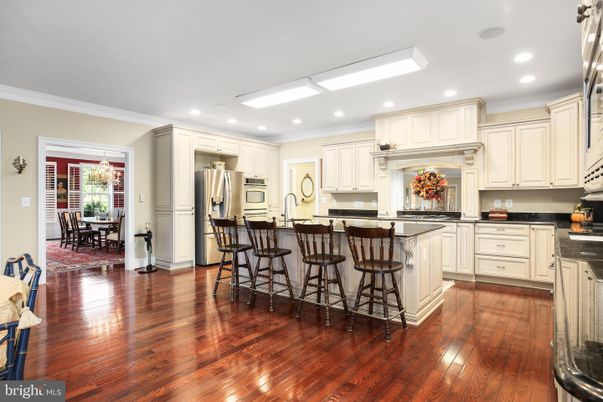 Dining room, Interior, Kitchen, Recessed Lighting, Stainless Steel Appliances, Wood Texture Flooring