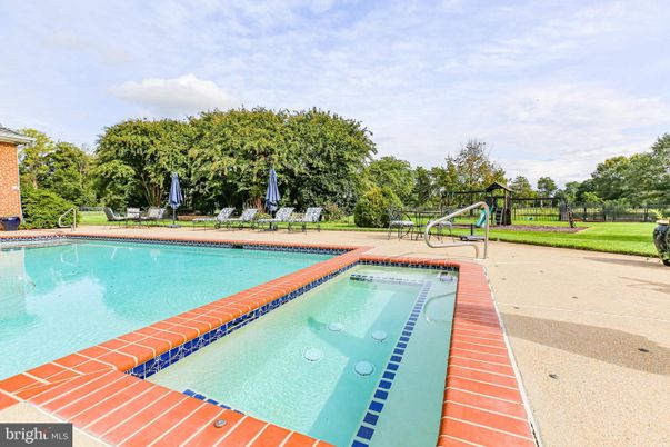 Exterior, Playground, Pool