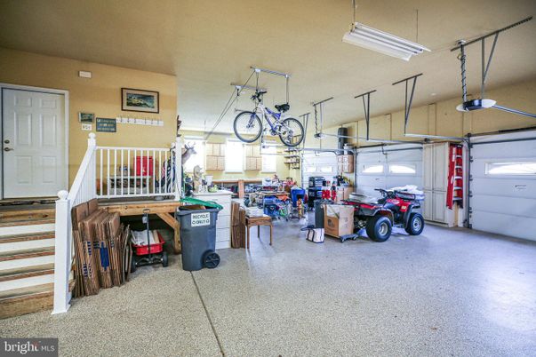 Garage, Interior