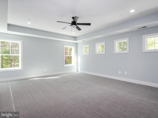 Empty room, Interior, Recessed Lighting