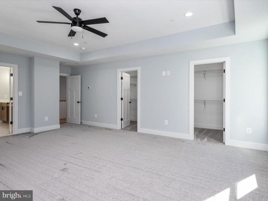 Empty room, Interior, Recessed Lighting