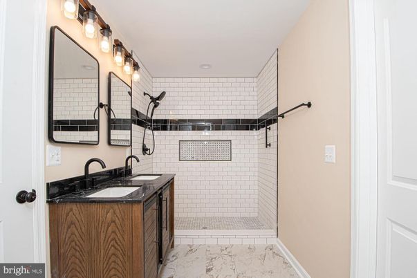 Bathroom, Dual Sink Vanities, Interior, Marble