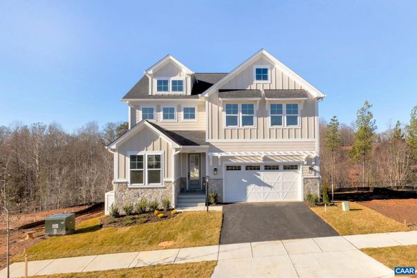 Attached, Exterior, Facade, Farmhouse