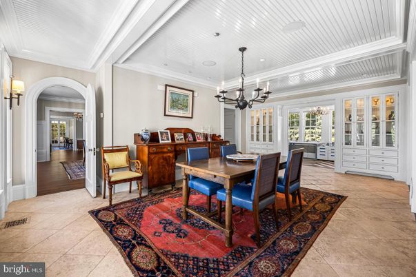 Chandelier, Dining room, Interior, Pendant Lights, Recessed Lighting, Wood Texture Flooring