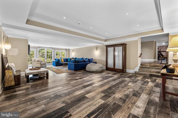 Interior, Living room, Pendant Lights, Recessed Lighting, Wood Texture Flooring