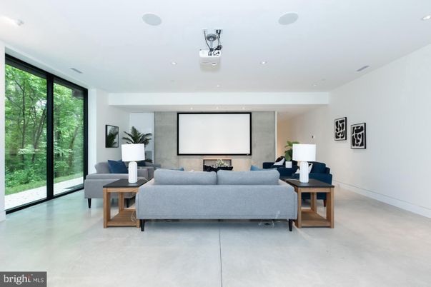 Interior, Living room, Projection Screen, Recessed Lighting, Theatre Room