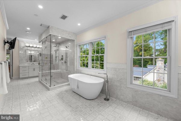 Bathroom, Free Standing Baths, Glass Shower, Interior, Recessed Lighting