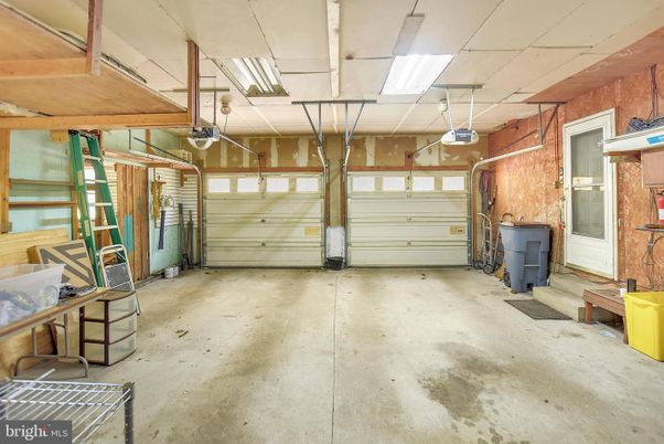 Garage, Interior