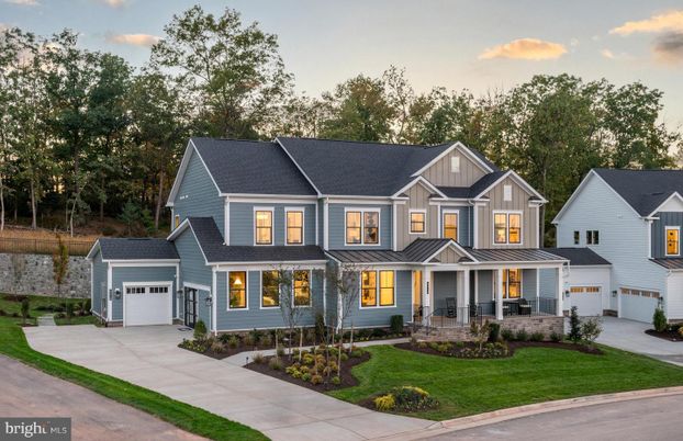 Attached, Exterior, Facade, Farmhouse