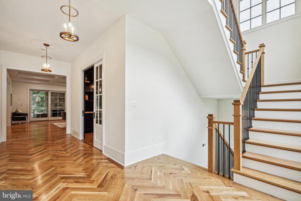 Interior, Pendant Lights, Wood Texture Flooring