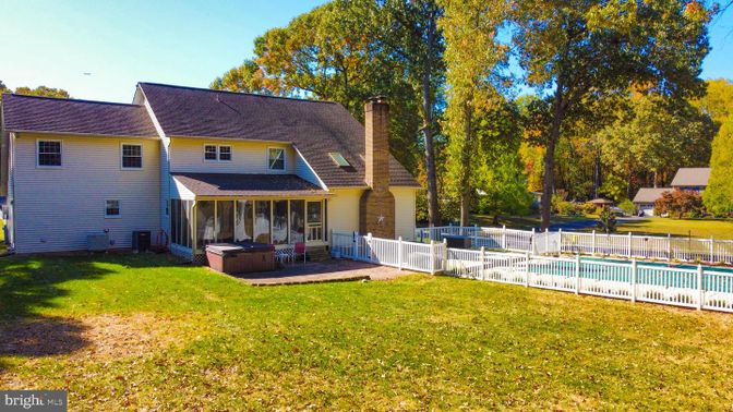 Backyard, Exterior, Hot Tub, Pool