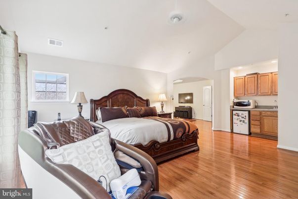 Bedroom, Interior, Kitchen, Recessed Lighting, Wood Texture Flooring
