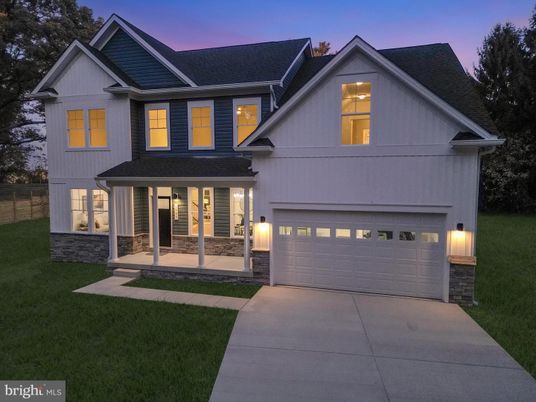 Attached, Exterior, Facade, Farmhouse
