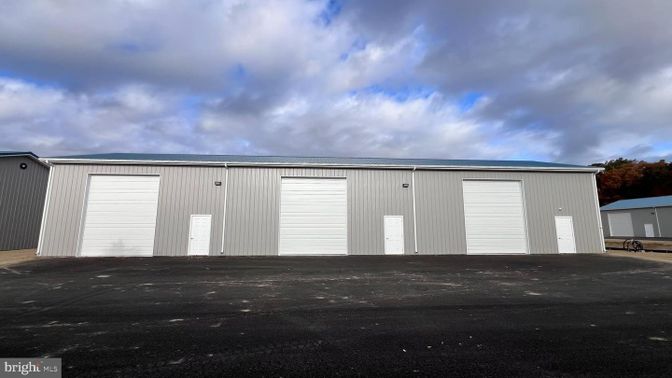 Detached Garage, Exterior