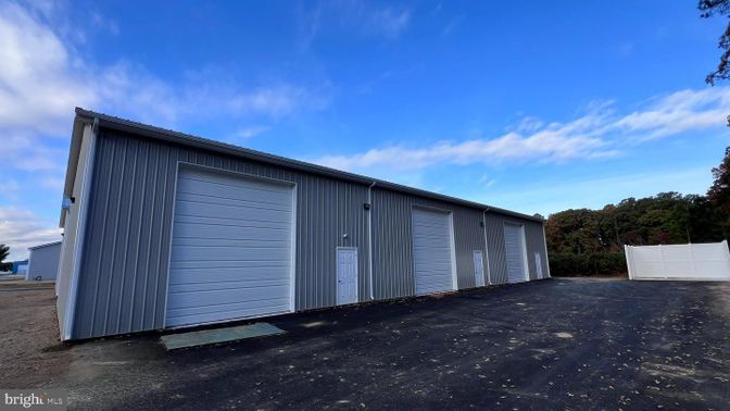 Detached Garage, Exterior