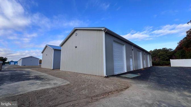 Detached Garage, Exterior
