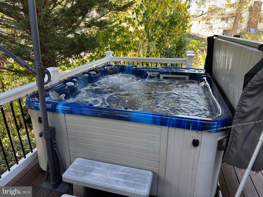 Exterior, Hot Tub