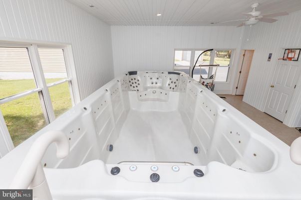 Game Room, Hot Tub, Interior